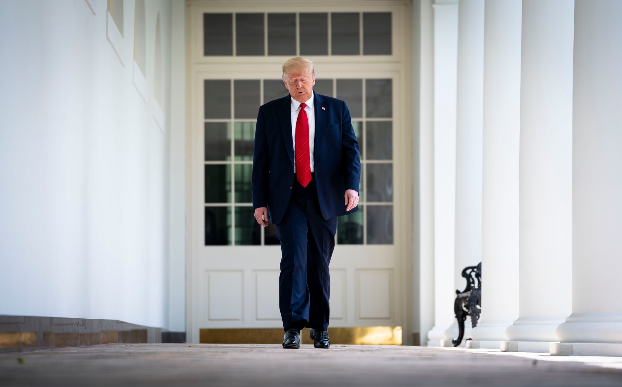 Et Trump abdiqua face au coronavirus