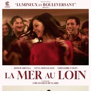 La mer au loin